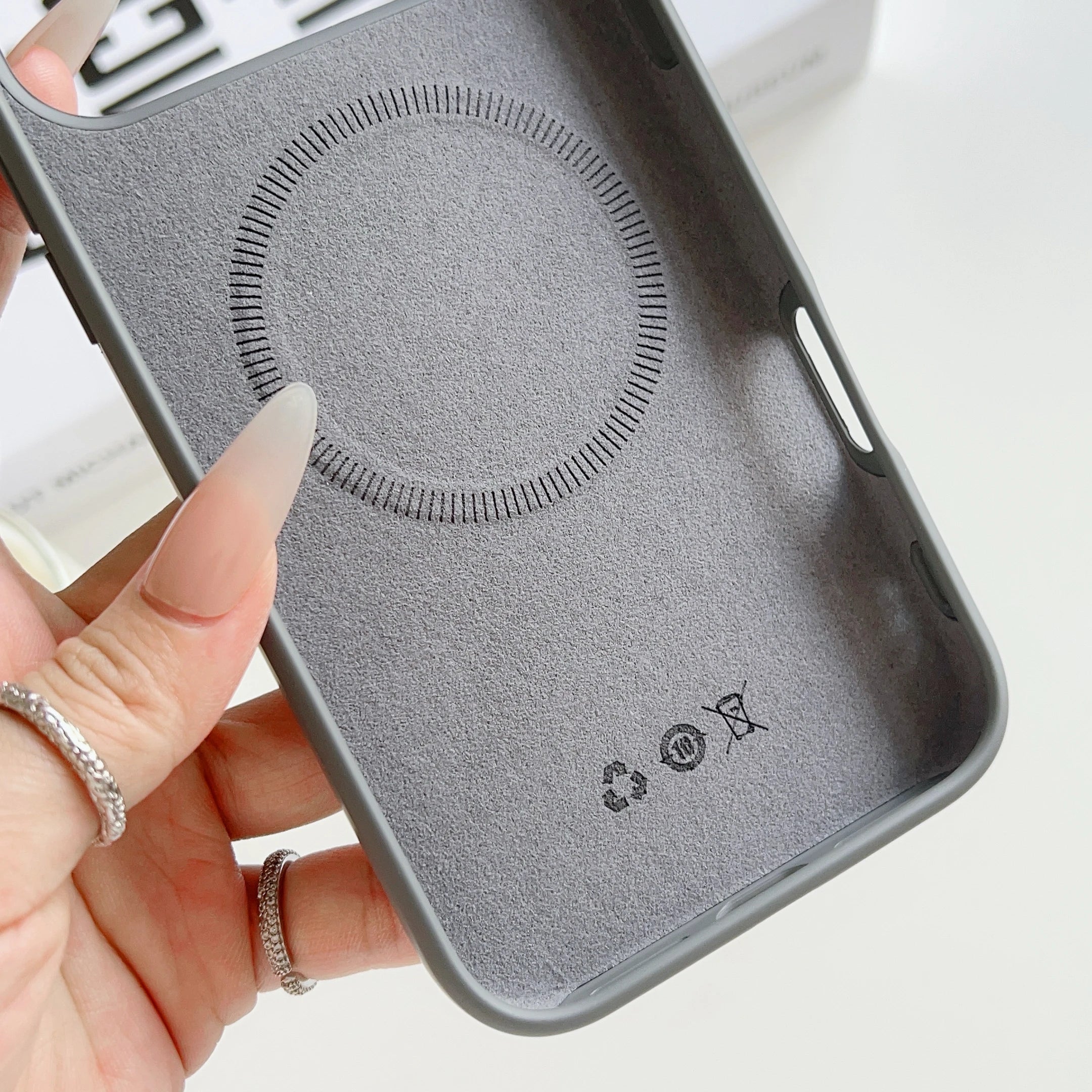 Original Liquid Silicone For Magsafe Magnetic Case For iPhone 17 Air 16E 16 15 14 Plus 13 12 Pro Max 11 Silky Smooth Soft Cover