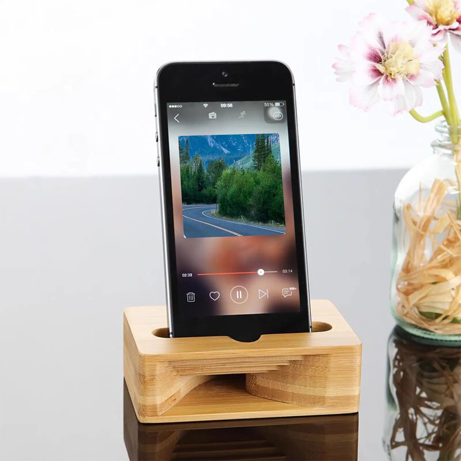 Wooden Phone Speaker Cell Phone Deskholder Sound Amplifier Phone Dock Clear Calls and Music Mobile Phone Riser Loudspeaker