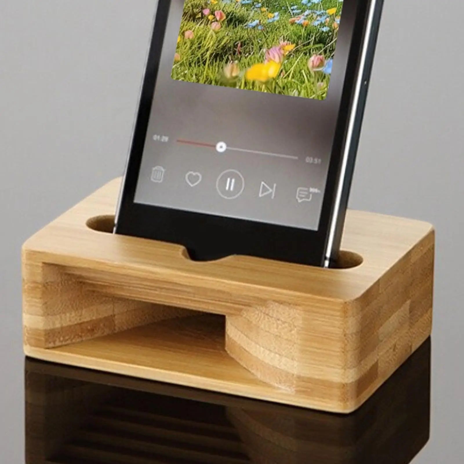 Wooden Phone Speaker Cell Phone Deskholder Sound Amplifier Phone Dock Clear Calls and Music Mobile Phone Riser Loudspeaker